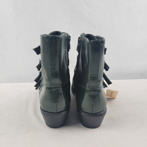 NWT Forever 21 hunter green perforated buckle biker ankle booties in size 8 - Picture 4 of 8